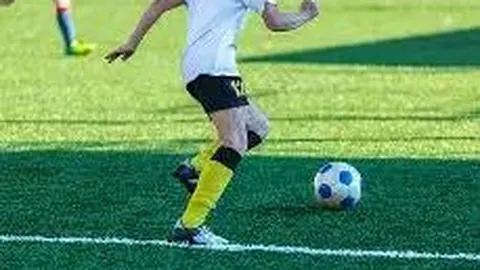 “顶级红毯星光黯淡，胡静形象受损，童瑶素颜显憔悴，王凯露面骨感十足”