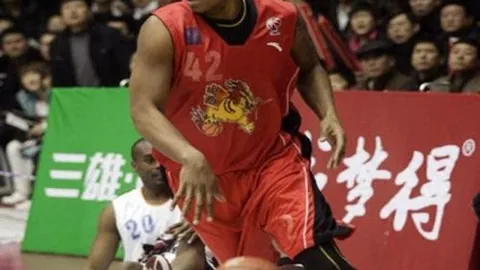 勇士力克开拓者，NBA常规赛胜利在握